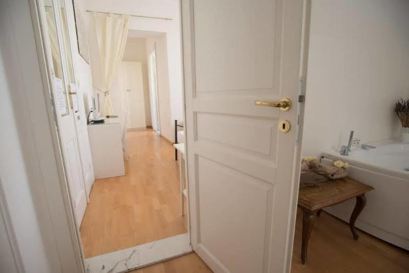 ホテル Pley Boutique Del Centro カリアリ エクステリア 写真